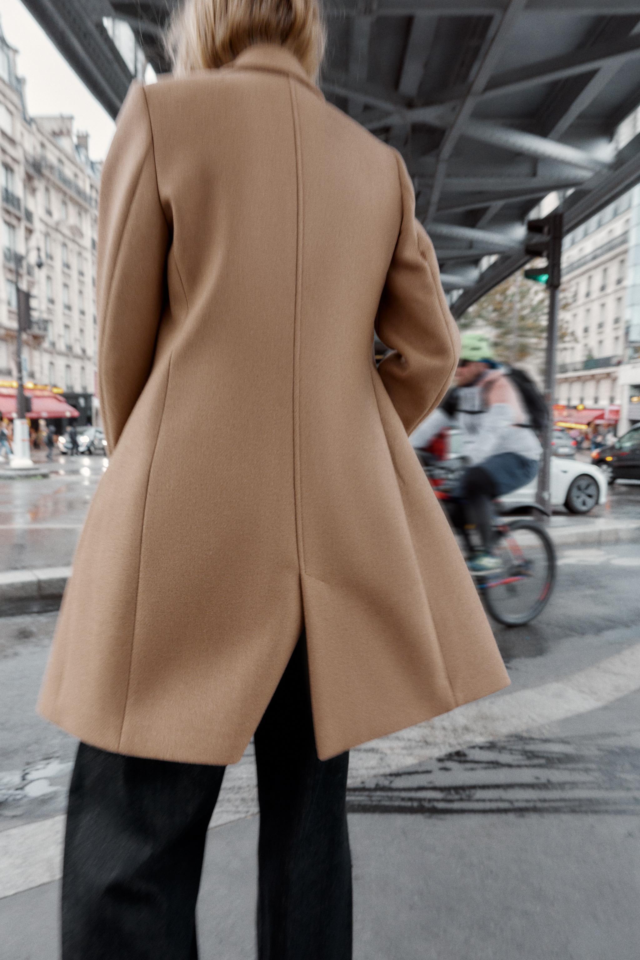 MANTEAU À BOUTONNAGE CROISÉ AVEC ÉPAULETTES